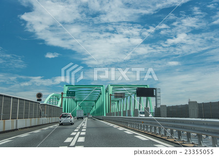 While traveling on expressway Kisogawa Bridge 23355055