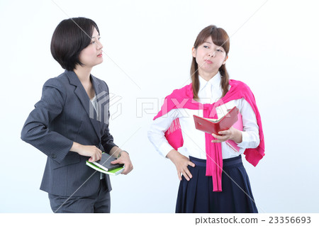 戰鬥兩個女性的少婦 戰鬥兩個女性的少婦 23356693