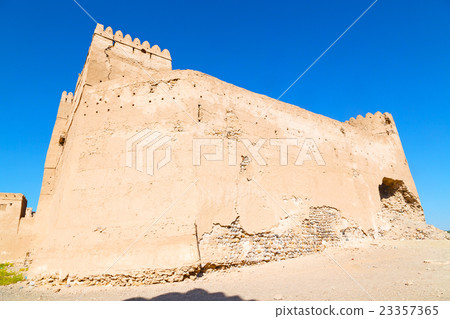 in oman    muscat    the   old defensiv  23357365