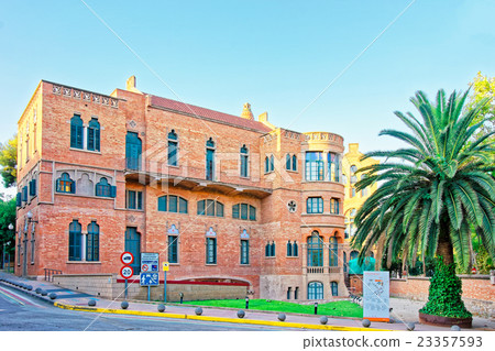 Facade of building of Hospital de Sant Pau 23357593