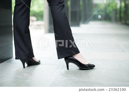 Casual business woman 23362190