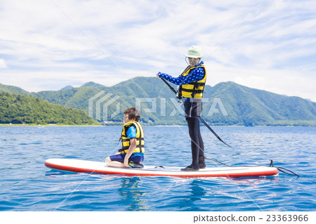 Parents playing marine sports 23363966