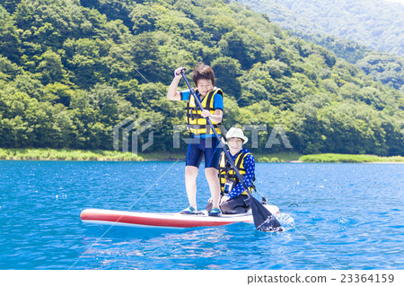 Parents playing marine sports Parents playing marine sports 23364159