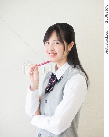 有桃紅色筆的女孩高中學生 有桃紅色筆的女孩高中學生 23368670