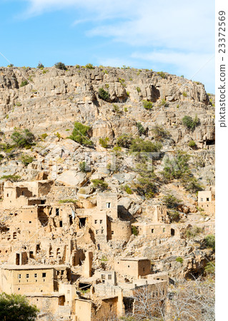 in oman mountain the old abandoned vil in oman mountain the old abandoned vil 23372569