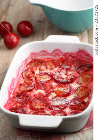 Plum clafoutis 23373728