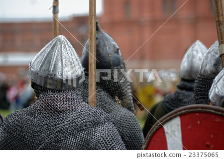 Chainmail warrior knights 23375065