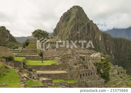Ruins of Machu Picchu and Wayna Picchu in Peru 23375668