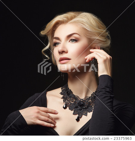Girl with natural makeup and hairdo Girl with natural makeup and hairdo 23375963