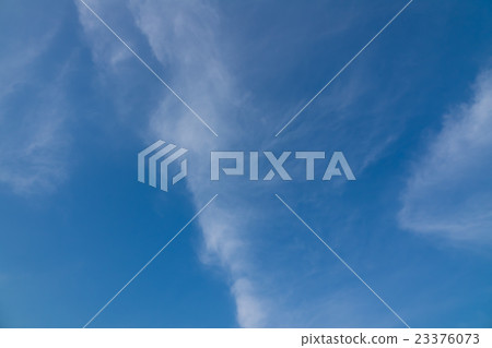 密集的天空和雲彩在7月3日晚上5點:2 密集的天空和雲彩在7月3日晚上5點:2 23376073