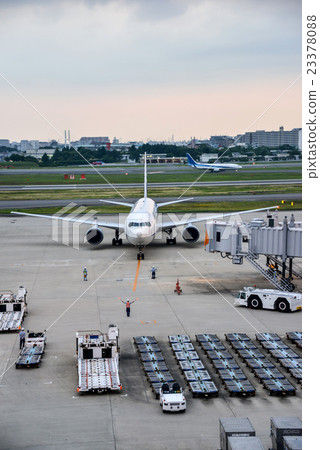 Osaka Airport parking lot 23378088