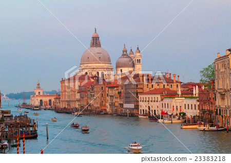 Grand canal, Venice, Italy 23383218