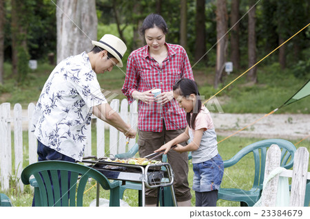 Family barbecue 23384679