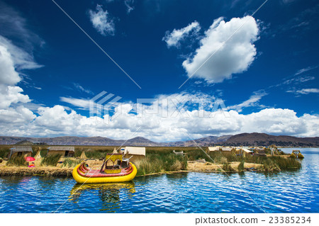 Totora boat on the Titicaca lake near Puno, Peru 23385234