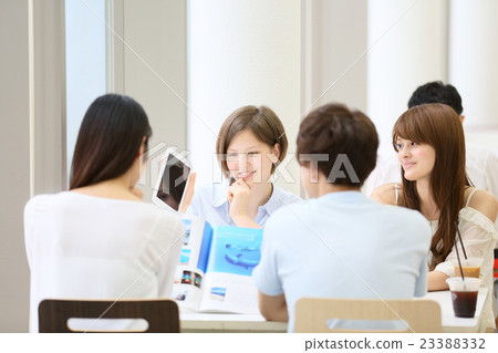 大學生/專業學生咖啡館形象 大學生/專業學生咖啡館形象 23388332