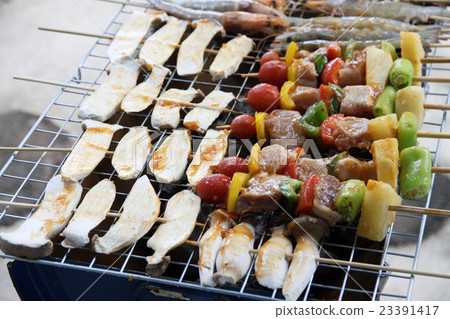 Bar-B-Q grill of meat and veggies Bar-B-Q grill of meat and veggies 23391417