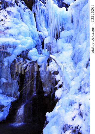 Ice pillar of the Oonochi Valley 02 Ice pillar of the Oonochi Valley 02 23396265