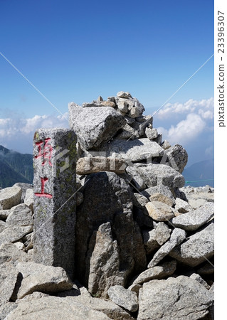 The summit of Kiso Komagatake The summit of Kiso Komagatake 23396307