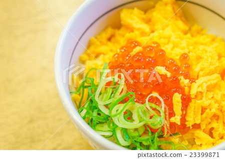 Japanese food style Salmon eggs on top of rice bowl Japanese food style Salmon eggs on top of rice bowl 23399871