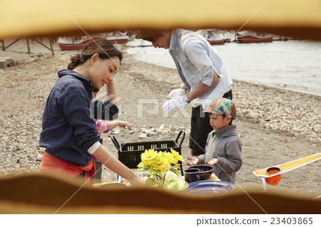 Family barbecue 23403865