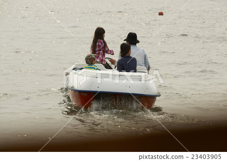 Outdoor family Outdoor family 23403905