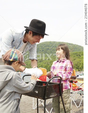 Family barbecue 23404078