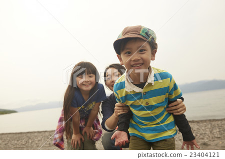 Family portrait 23404121