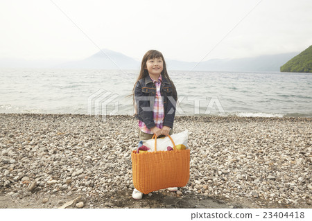 女孩肖像 女孩肖像 23404418