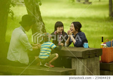 Outdoor family Outdoor family 23404419