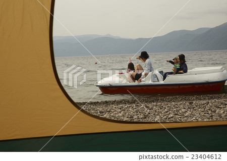 Outdoor family 23404612