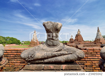 Old Buddha Statue at Chaiwattanaram temple 23405042
