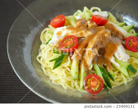 棒雞肉麵條背景茶（水平位置高角度） 23409131