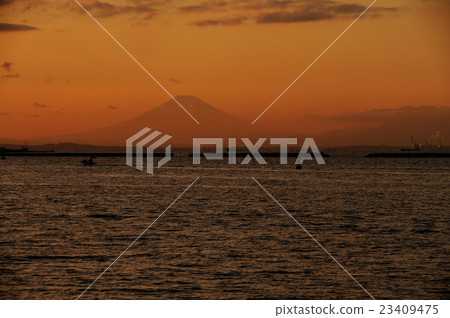 Fuji seen from Kisarazu Fuji seen from Kisarazu 23409475