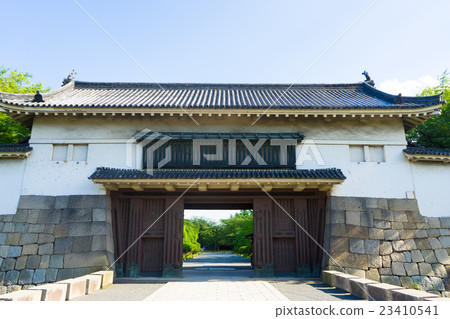 京都Nijo城堡門藍天 京都Nijo城堡門藍天 23410541