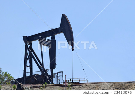 Oil rig of Baldwin oil field in Los Angeles Oil rig of Baldwin oil field in Los Angeles 23413076