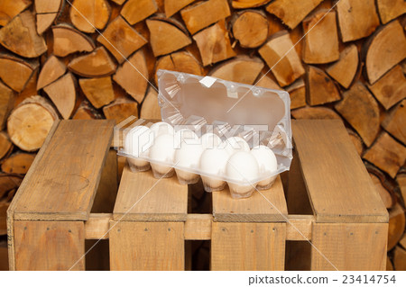 Dozen of white eggs Dozen of white eggs 23414754