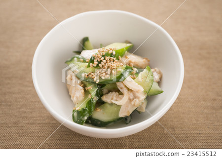 芝麻用黃瓜和芝麻 芝麻用黃瓜和芝麻 23415512