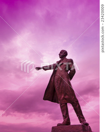 Clark image stained in the sunset (Sapporo Rikigaoka) Clark image stained in the sunset (Sapporo Rikigaoka) 23420009