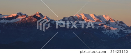 Sunrise in the Bernese Oberland Sunrise in the Bernese Oberland 23425130