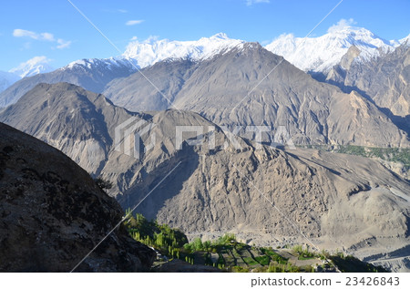 從巴基斯坦Hunza Duikel和Karakorum高速公路看見的美麗的山和村莊 23426843