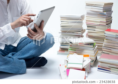 書籍和平板電腦 23428638