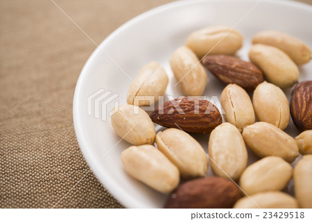 Mixed nuts 23429518