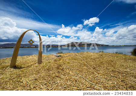 Totora boat on the Titicaca lake near Puno, Peru 23434833