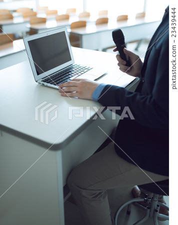 Professor Professor 23439444