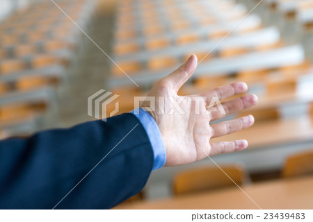一位教授 23439483