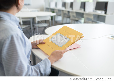 畢業論文 23439966