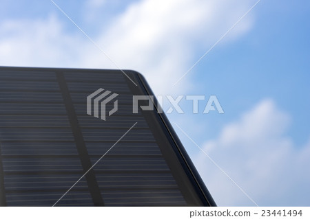 太陽能電池板和天空_ 3 23441494