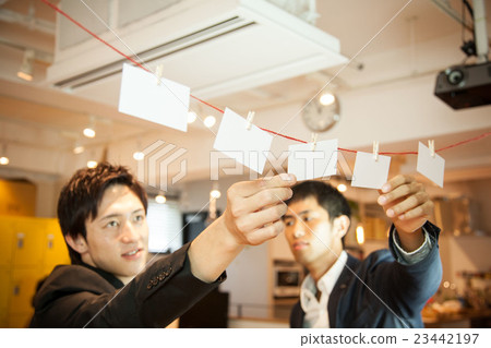 會議現場意見分裂(手)對手 會議現場意見分裂(手)對手 23442197