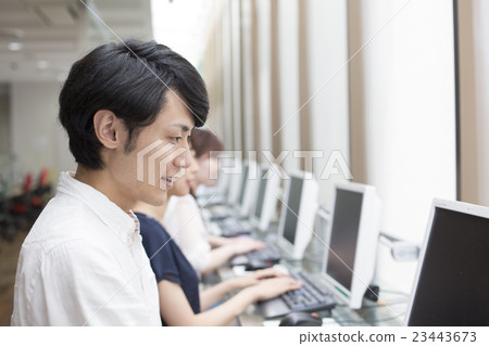 University computer classroom 23443673