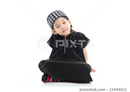 Cute muslim chlid 23444021